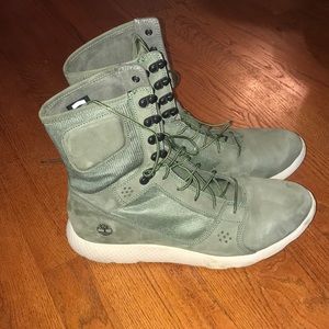 Men’s Timberland Boots!